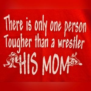 Red MOM Wrestling support ❤️ shirt - like new - Size Med